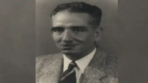 صورة المؤلف أحمد البطراوي صورة المؤلف أحمد البطراوي